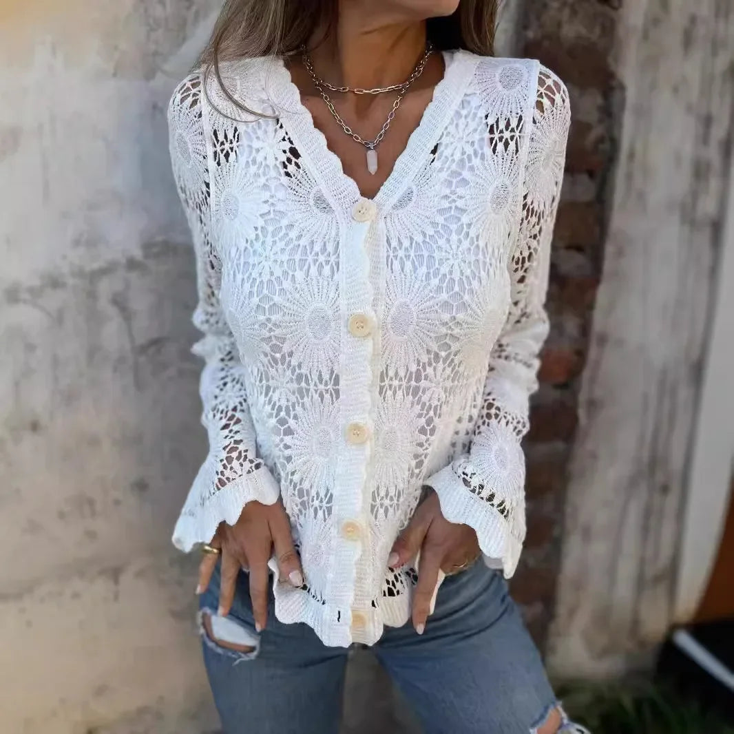 Camisa de Encaje Elegante con Detalles Artísticos