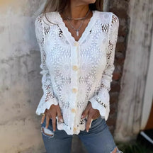 Camisa de Encaje Elegante con Detalles Artísticos